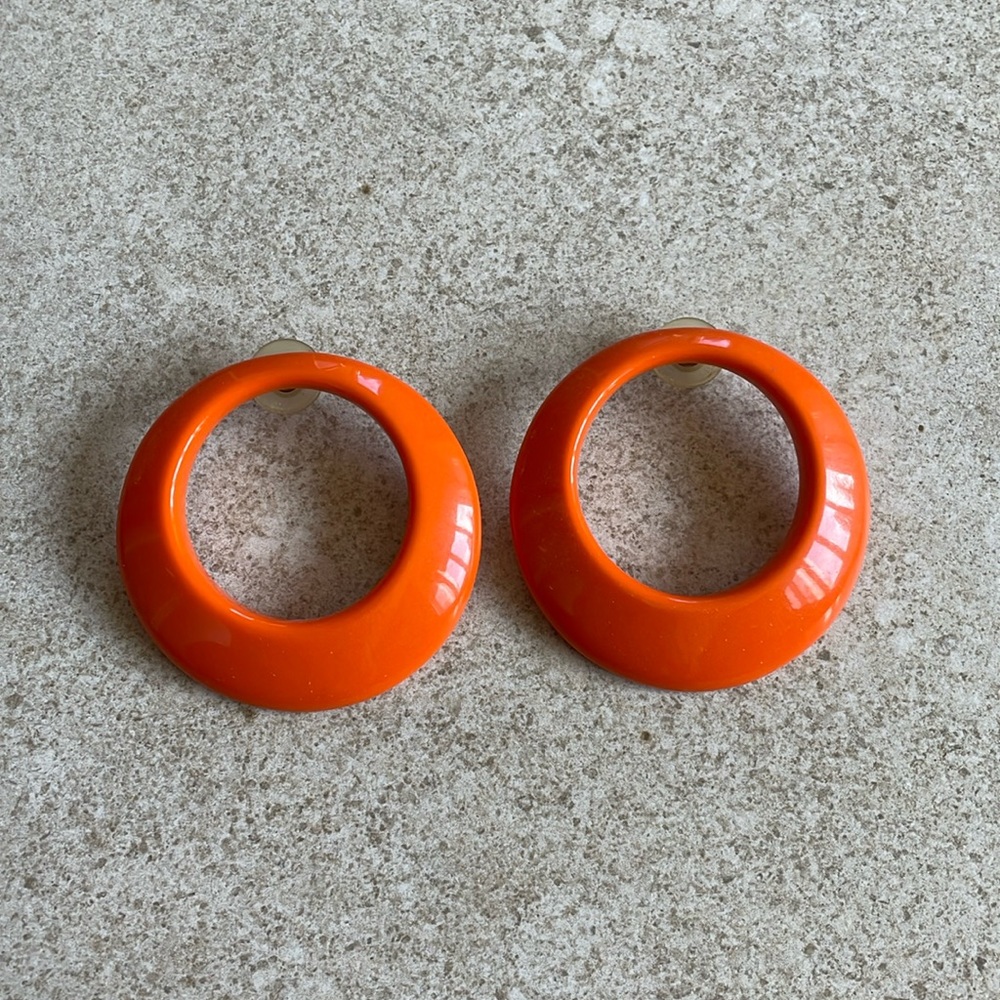 Orange hoop earrings for pierced ears-80’s vintage plastic, lightweight